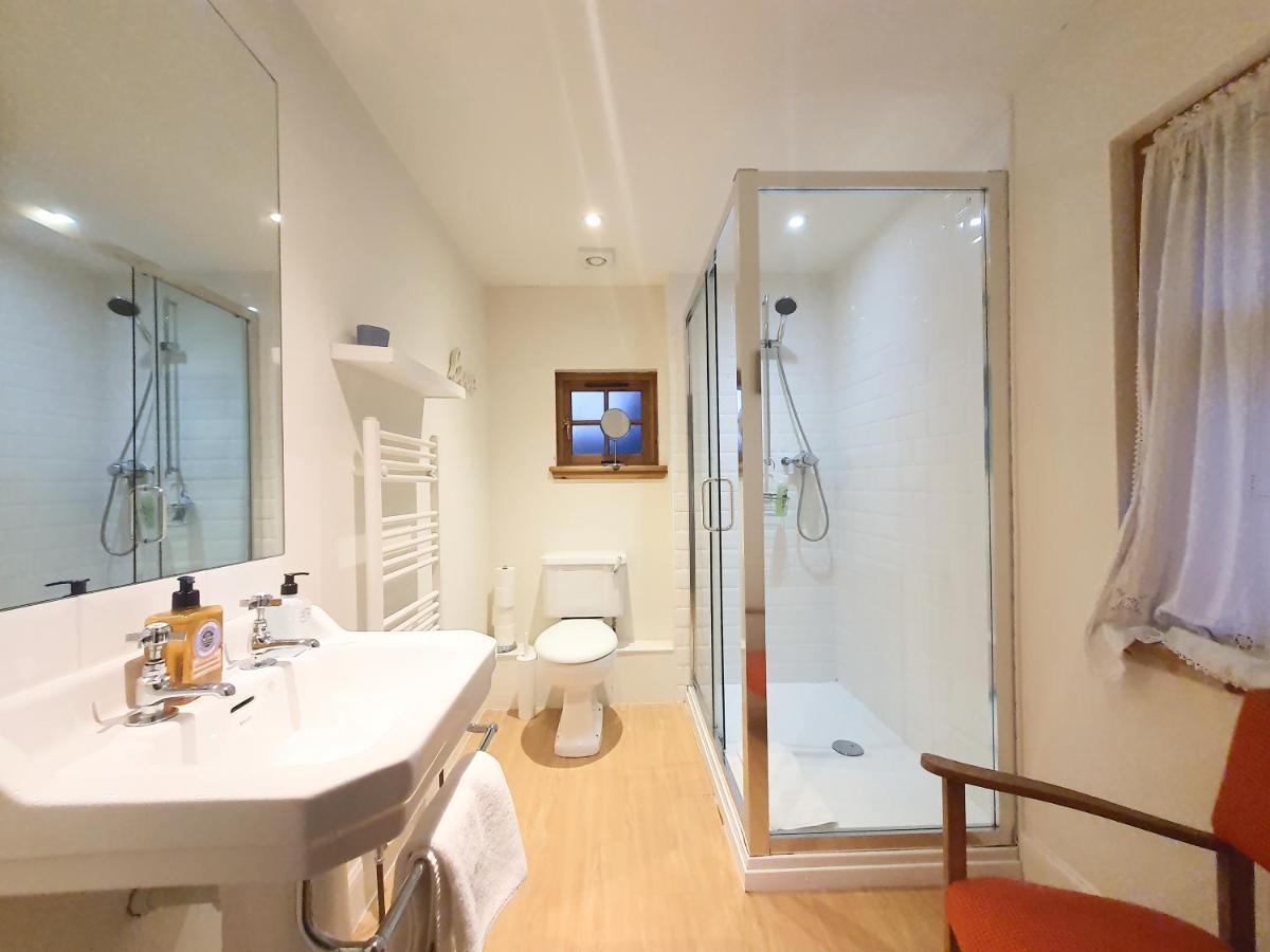 Edinburgh 2-Bedroom Cottage With Parking - Ground Floor Kültér fotó